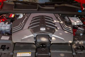 Lamborghini Urus Shiny Black Package 2018 года  (NA)